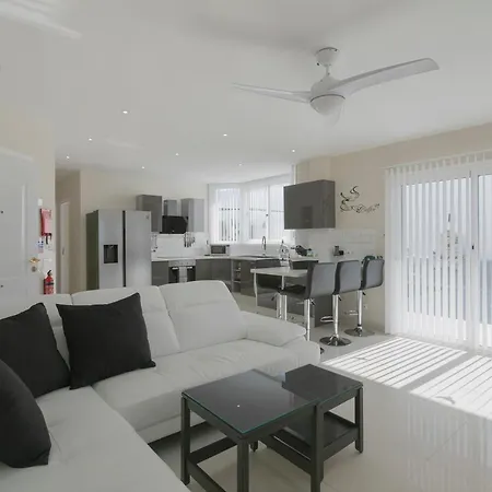 Stunning Within Nr Cristianos Apartament
